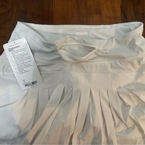 Lululemon Circuit Breaker Size 8 skirt - Picture 4 of 5